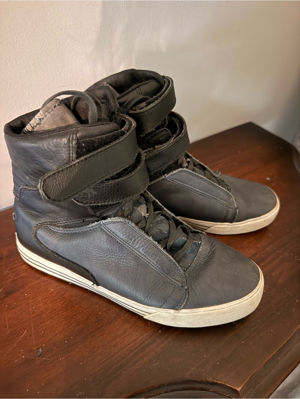 2009 Supras TK society high top black/blue. Men’s size 8.5